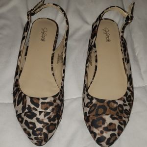Jaclyn Smith lepard flats